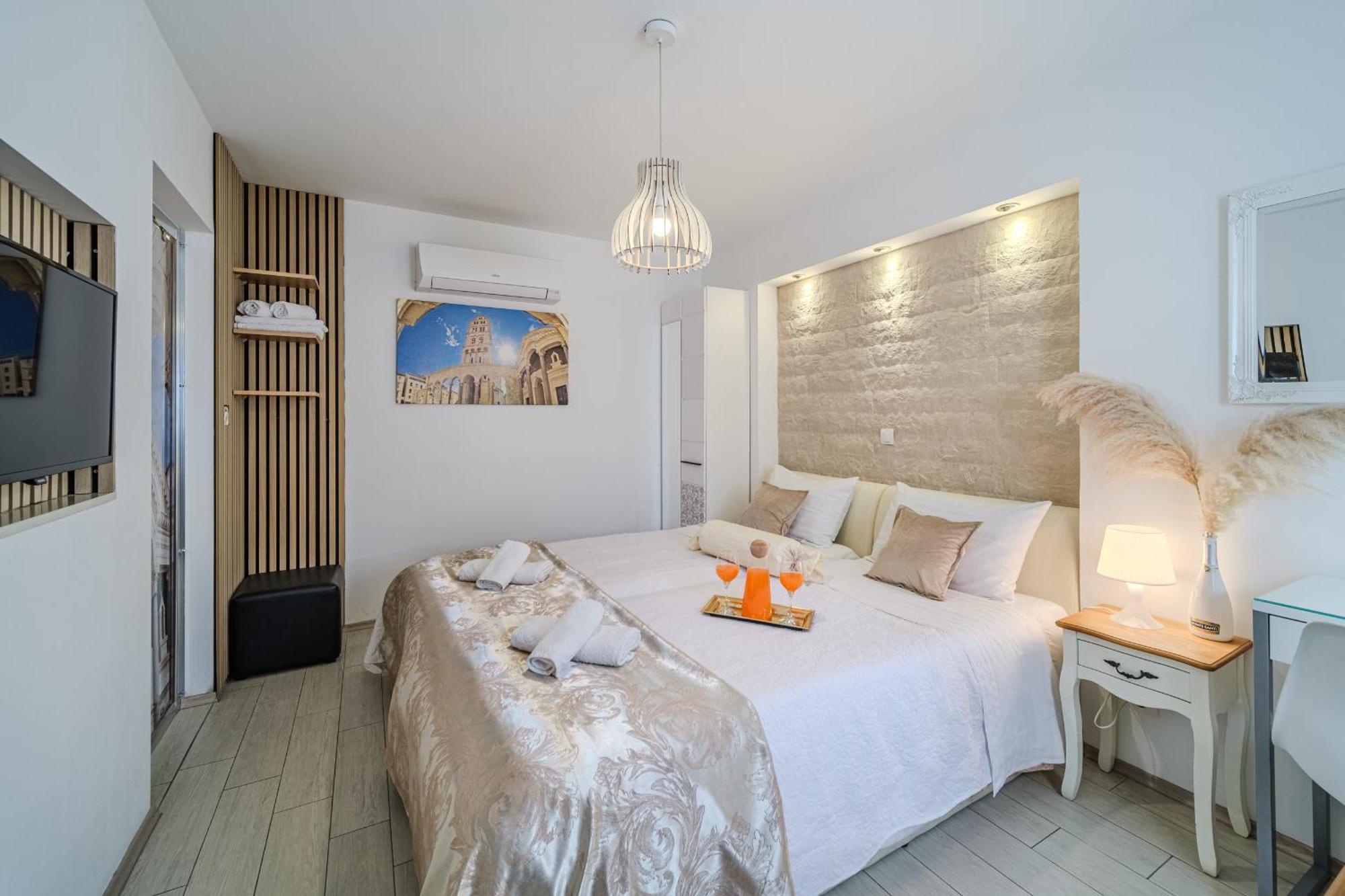 Central Split Rooms And Apartments Paese Extérieur photo