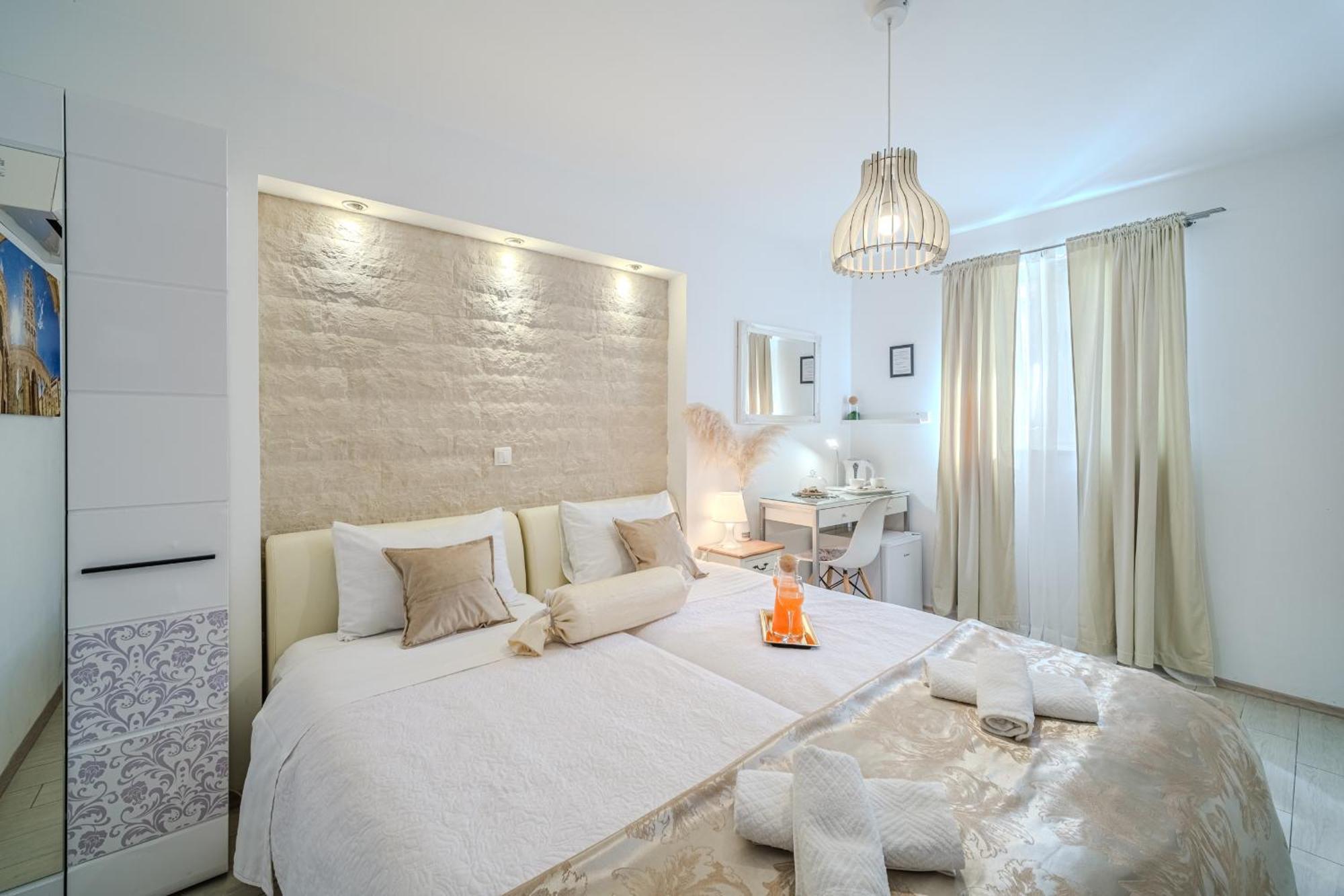 Central Split Rooms And Apartments Paese Extérieur photo