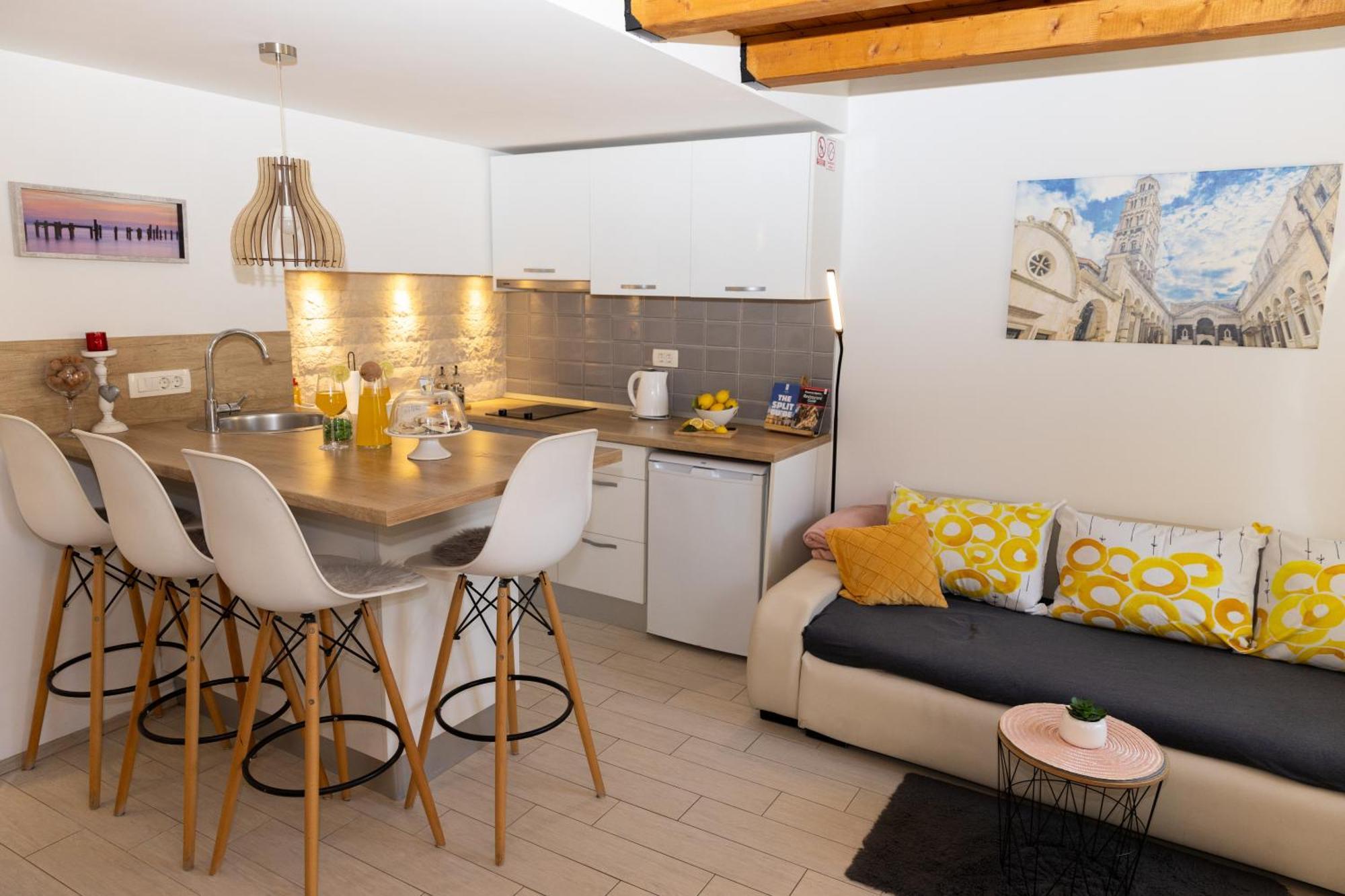 Central Split Rooms And Apartments Paese Extérieur photo